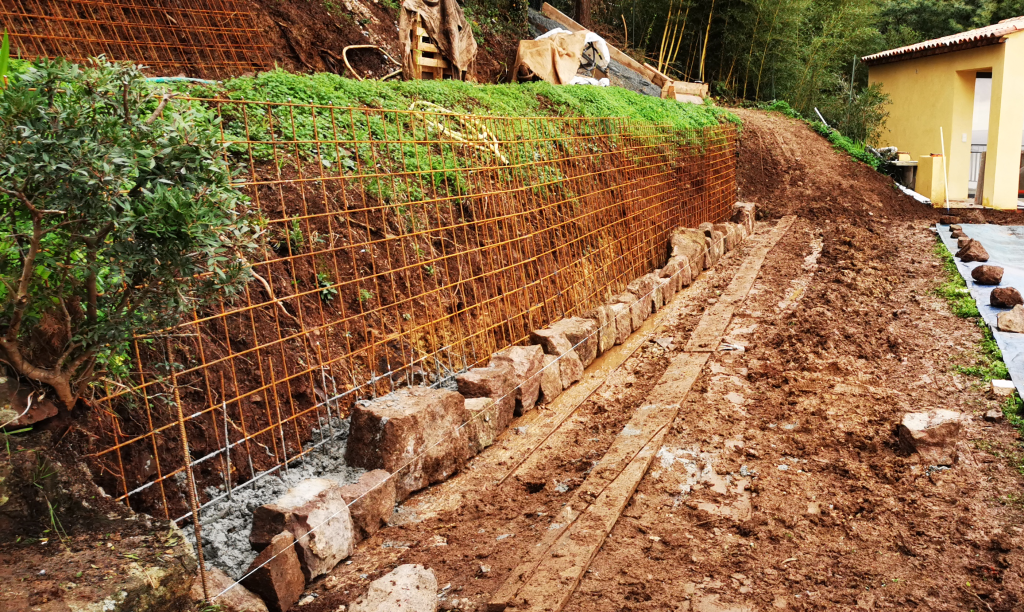 mur de soutènement - mur en pierre sèche - aménagement extérieur Théoule-sur-Mer
